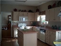 3rd image of 4825 Enoch Dr