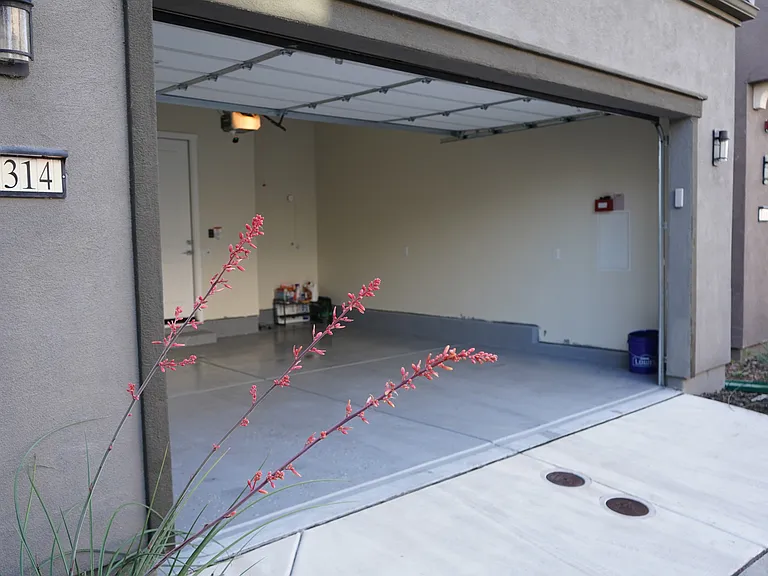 Cardinal Ct — Photo 19