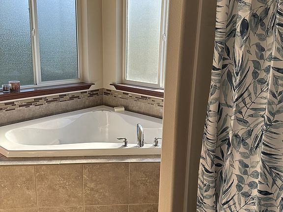 5th image of 12357 W Moorfield Ave