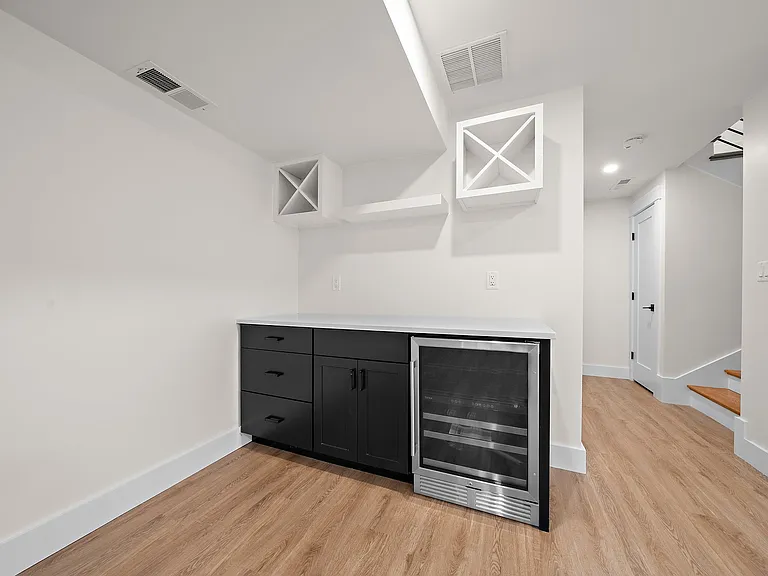 11 Jasset St #11 — Photo 47