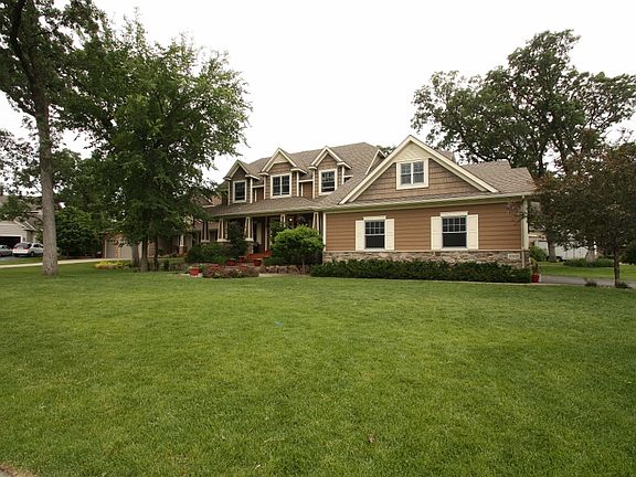 3rd image of 10418 Abbott Ct N