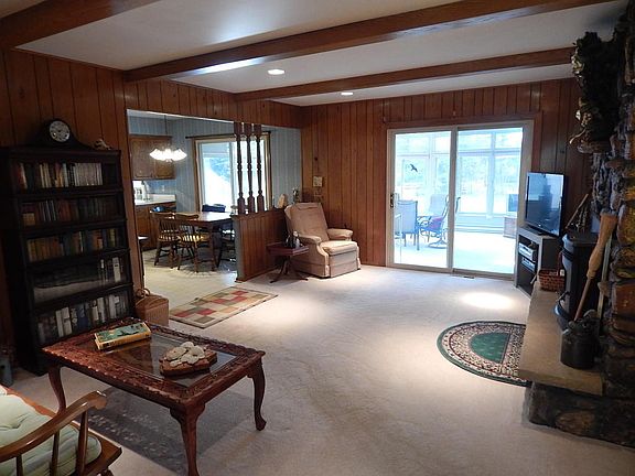 5th image of 647 Maplewood Ct