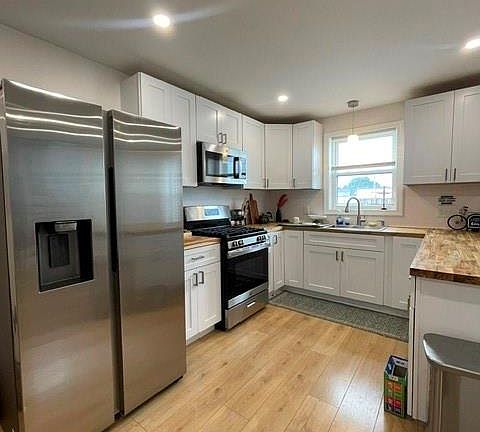 4th image of 13 Colton Dr #2