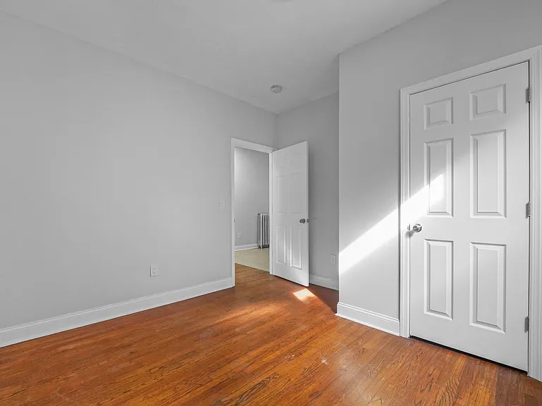 Bedrooom #4