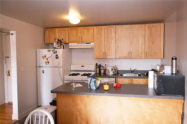 Rented by R New York | media 28