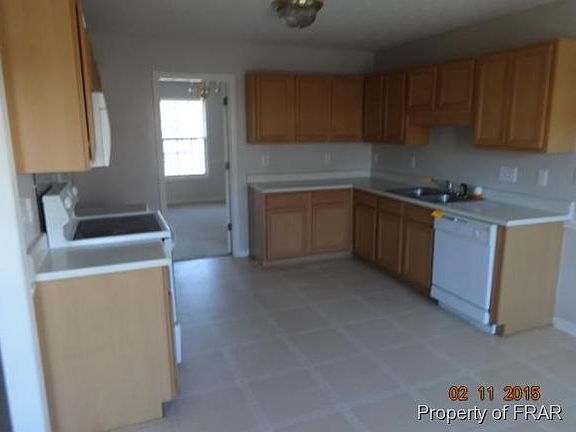 3rd image of 715 Fairbluff Dr