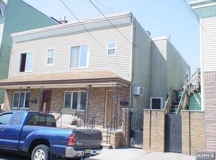 1 Manor Ave, Harrison, NJ 07029