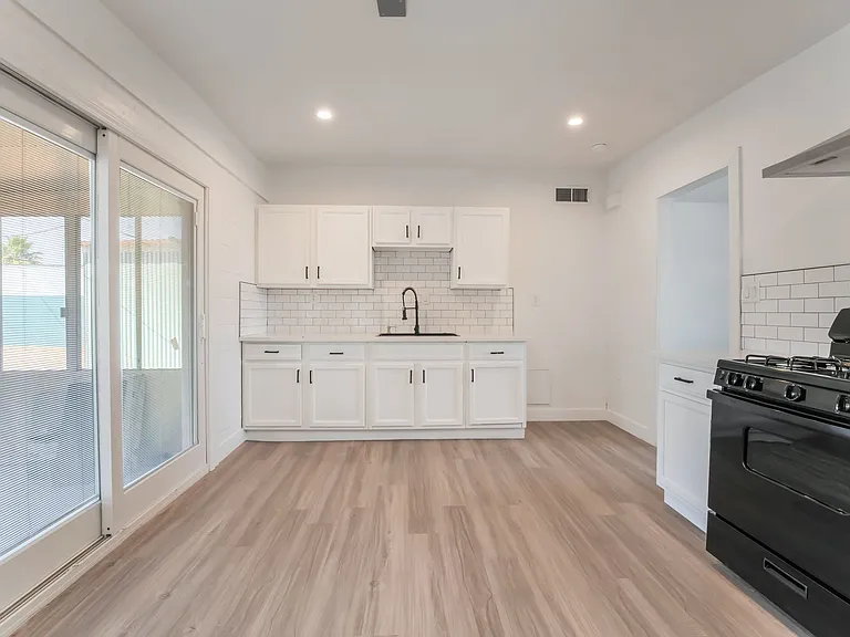 3200 E Owens Ave — Photo 8