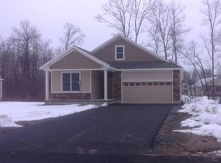 25 Milltowne Dr, Waterford, NY 12189