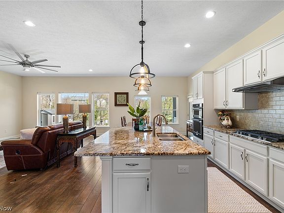 5th image of 535 E Caston Rd