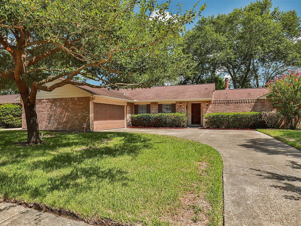 1st image of 12414 Campos Dr