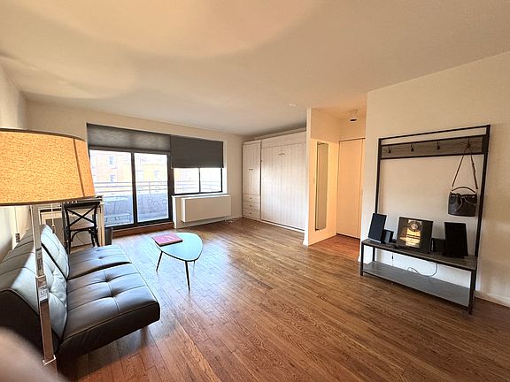 3rd image of 181 7th Ave APT 4A