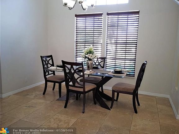 4th image of 10686 Kasmir Ct