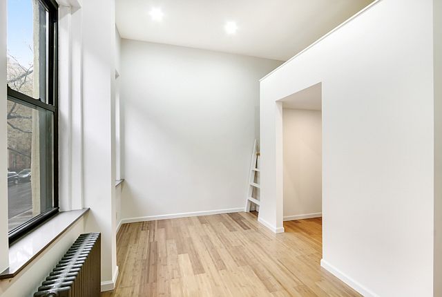 2nd image of 339 W 48th St APT 2D