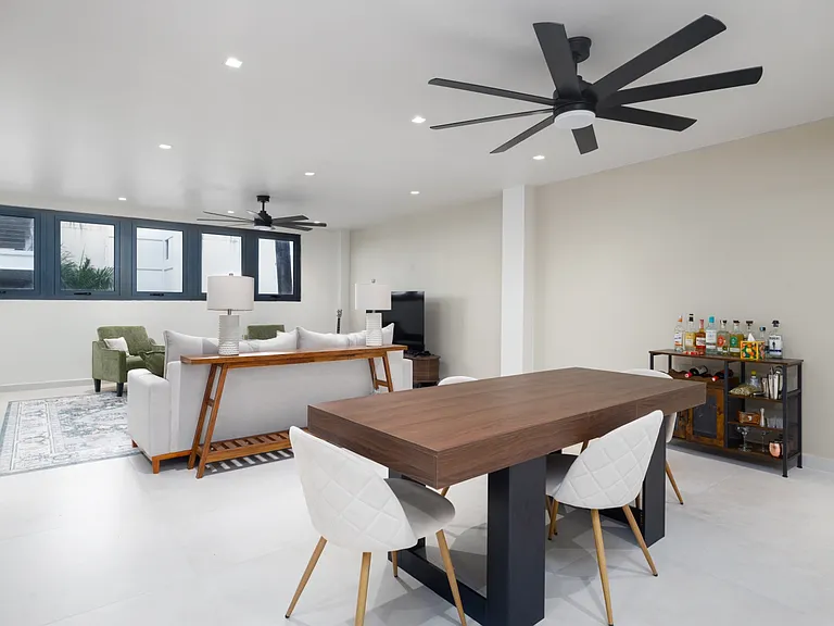 306 Calle — Photo 12
