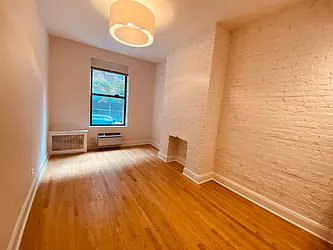 Rented by Metropolis Real Estate of Manhattan