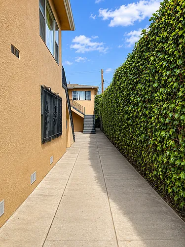 533 W. 75th Street Los Angeles, CA 90044 Photo 1