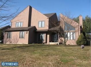 1098 Longfield Rd, Southampton, PA 18966