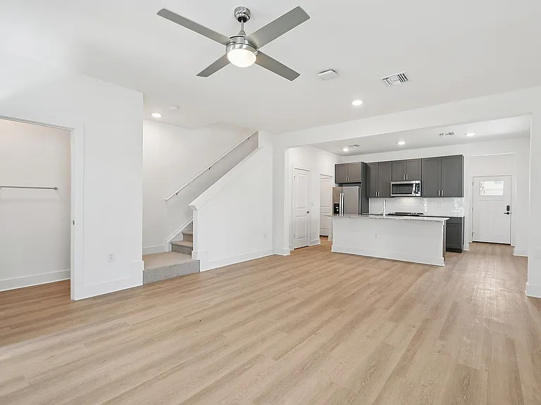 77-web-or-mls-unit 3746-011
