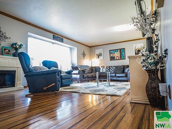 2nd image of 2428 Mohawk Dr