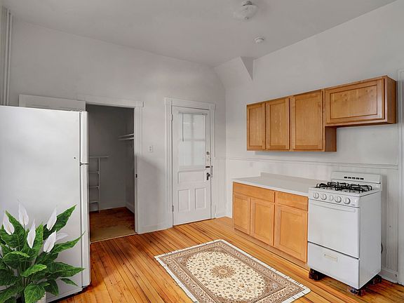 5th image of 2117 Colfax Ave S APT 2