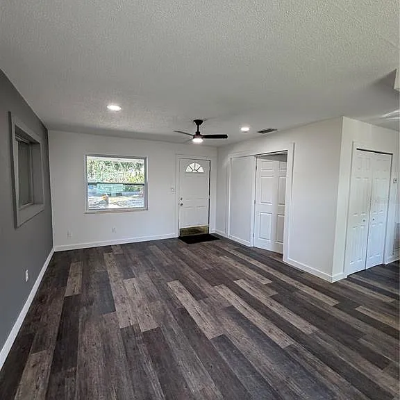 783 Eldridge St — Photo 3