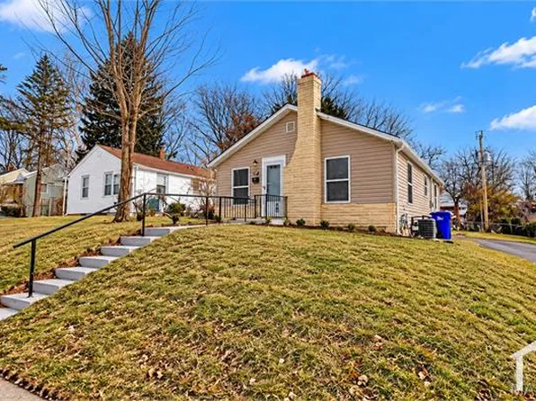 308 Superior Dr, Saint Louis, MO 63135
