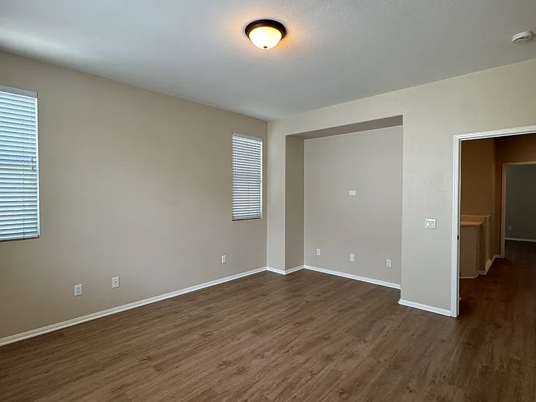 28512 Plymouth Way — Photo 35