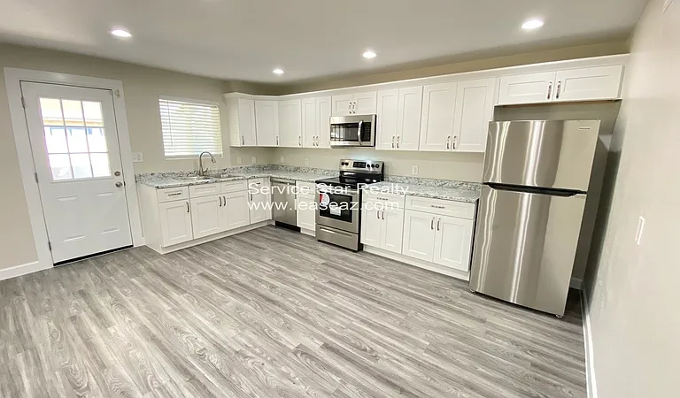 5936 W Seldon Ln — Photo 15