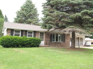 2458 Downy St, Green Bay, WI 54303