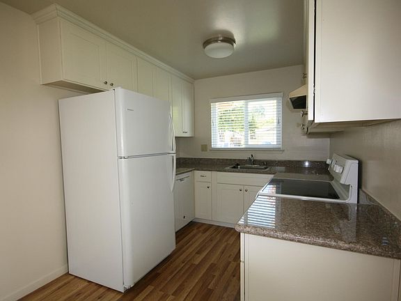 5th image of 1258 Flora Ave