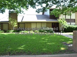 6430 Lago Vista Dr, Benbrook, TX 76132