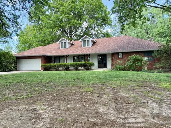 538 Lindley Dr, Lawrence, KS 66049