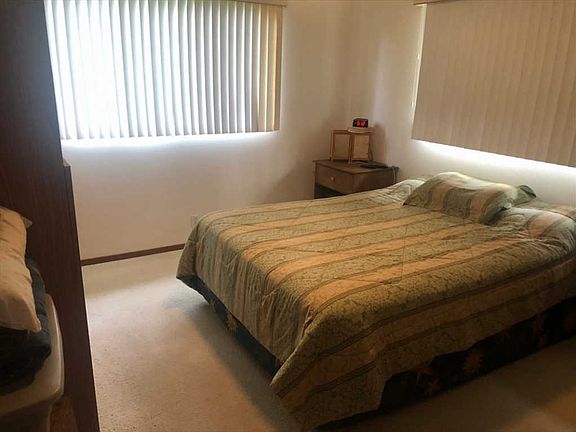 3rd image of 928 Kalanianaole St