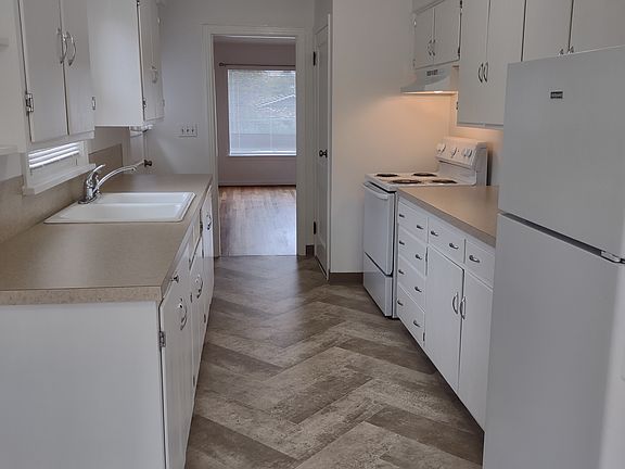 3rd image of 206-206 W 28th St