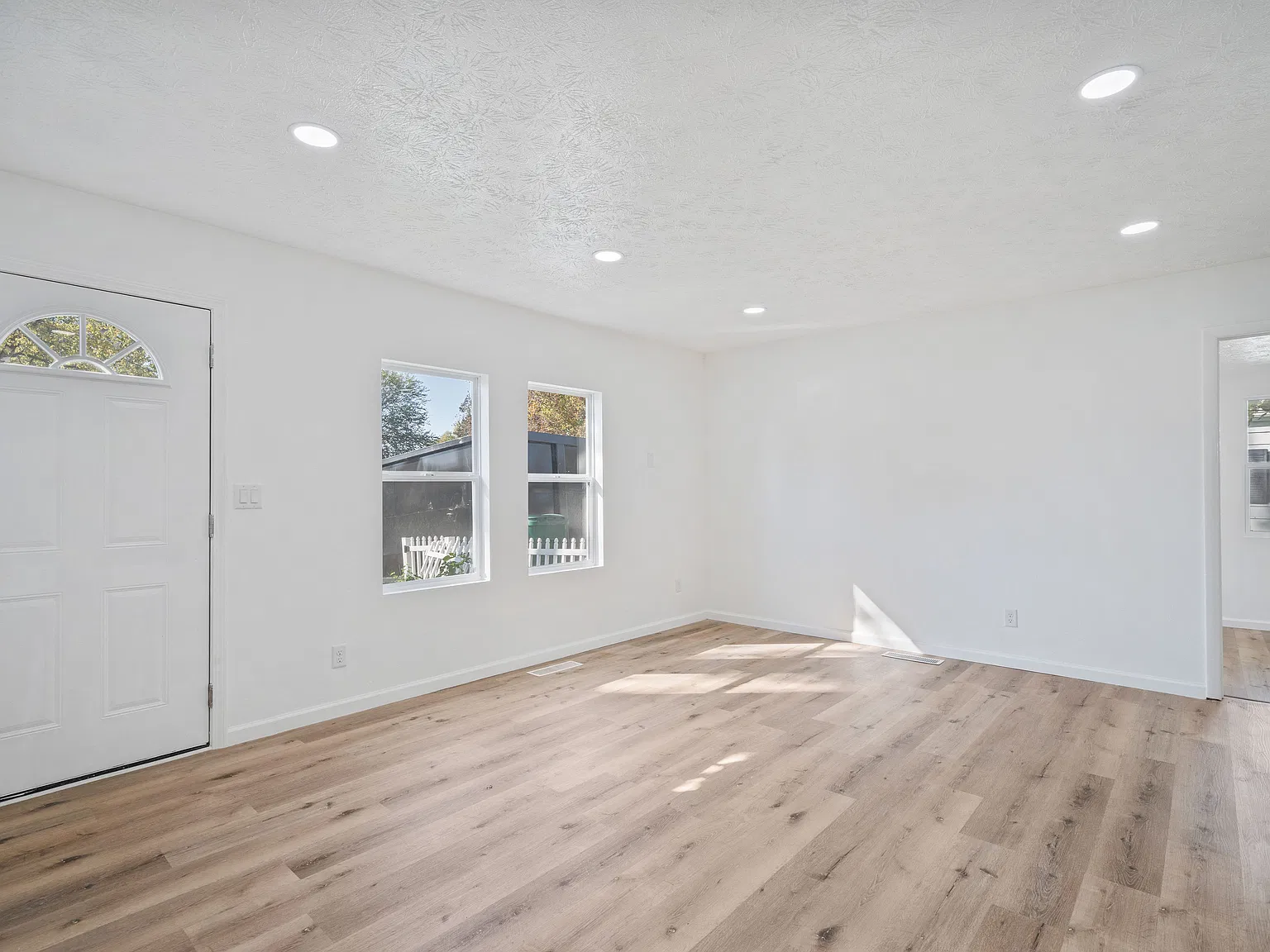 4 bed, 1664 sqft, $1,845 — Photo 3