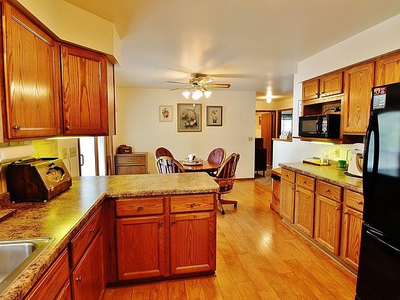 2nd image of 1475 White Horse Ln