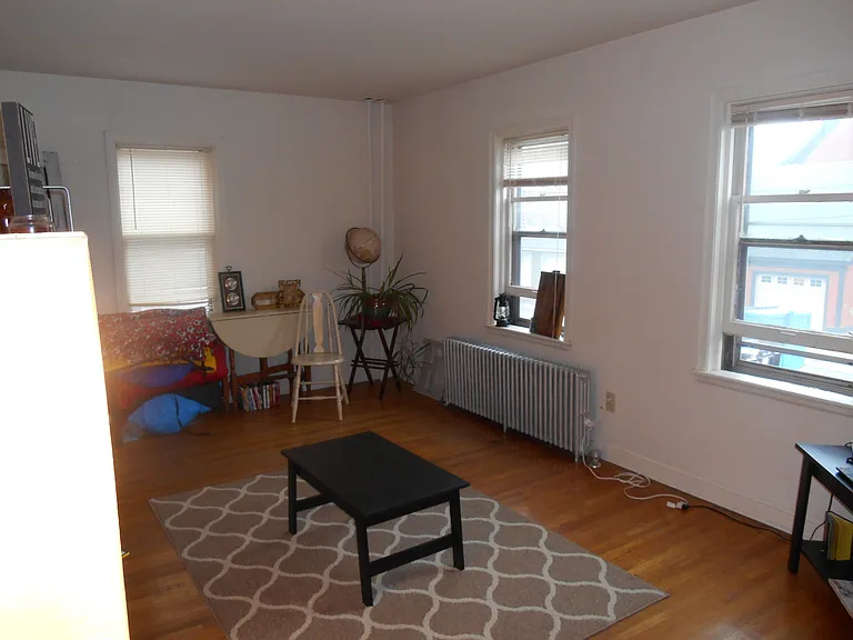 586 Holly Ave — Photo 7