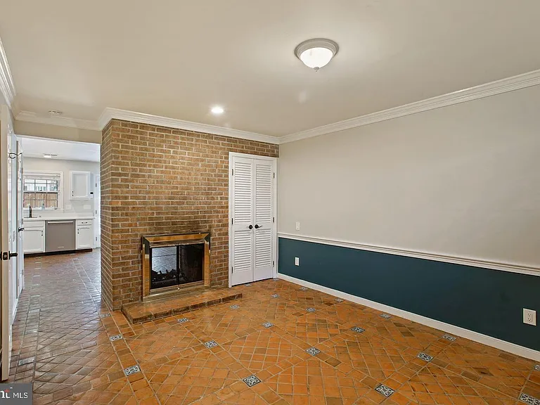 1225 Michigan Ct — Photo 21