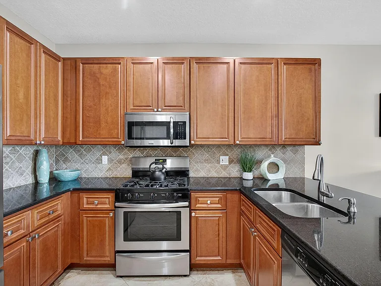 8400 Heritage Club Dr — Photo 18