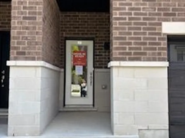 1695 Dersan St #407, Pickering, ON L1X 0S9