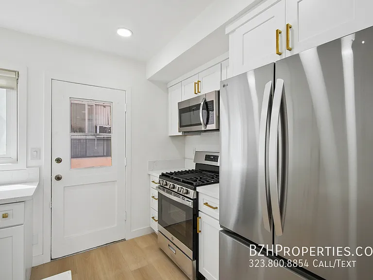 919 S Sherbourne Dr #1C — Photo 7