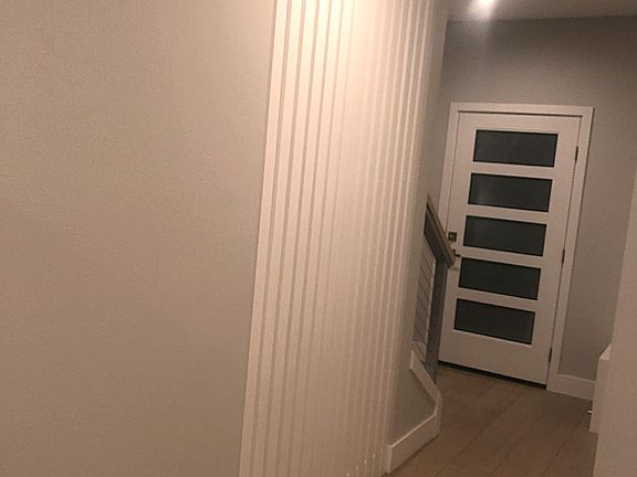 Entrance hallway wall accent