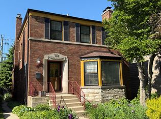 2738 W Fitch Ave, Chicago, IL 60645