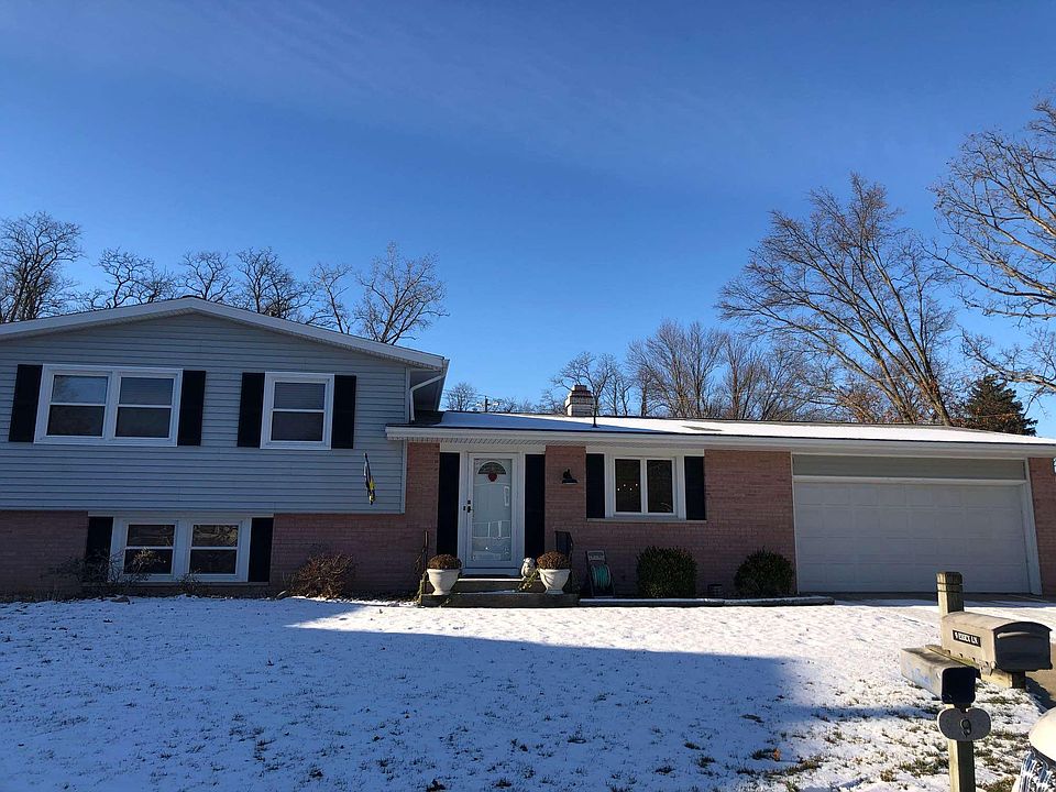 1st image of 9 Essex Ln