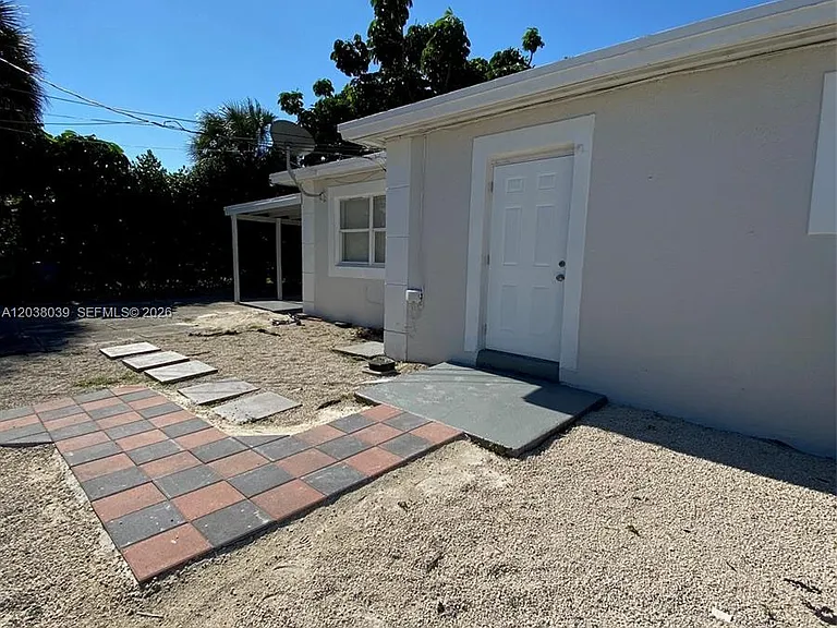 600 NW 116th Ter #2 — Photo 5