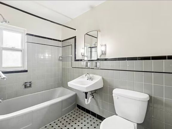 5th image of 136 Abbeyville Rd #515fc17f6