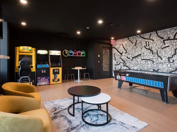 2455 3rd Avenue image 7 of 30