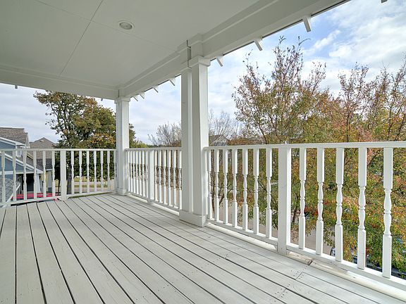 3rd image of 10033 Cherry Hill Ln