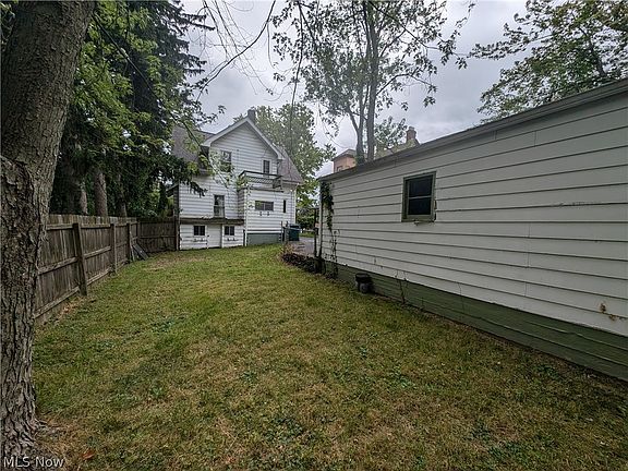 5th image of 16029 Friend Ave